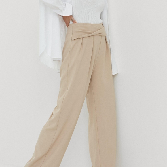 NASTY GAL Twist Detail Tailored Trouser Light Beige - Picture 3 of 3